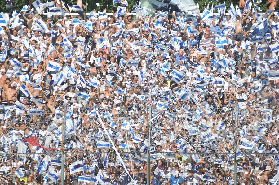 HAY QUE PENSAR EN LOS HINCHAS