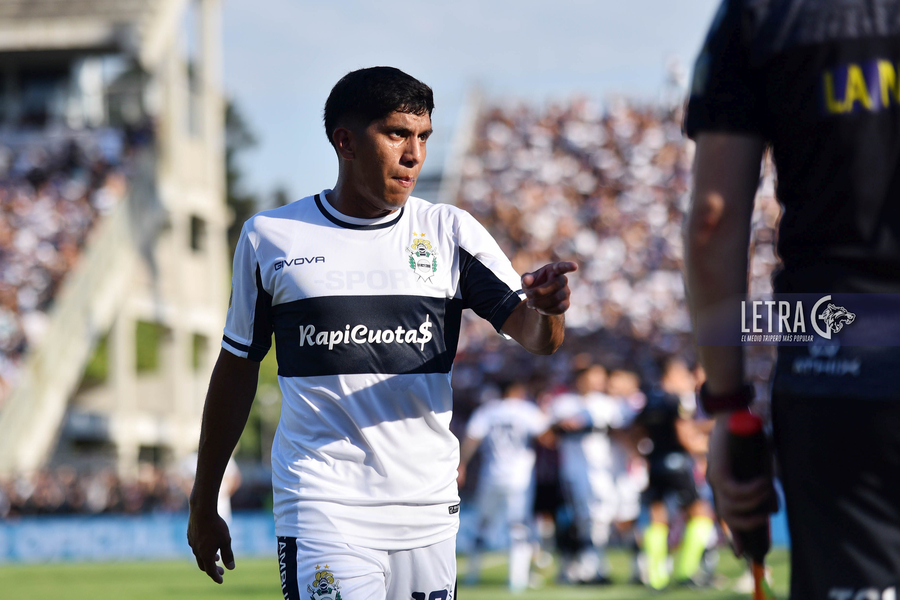 COMBA SE FUE A GRECIA
