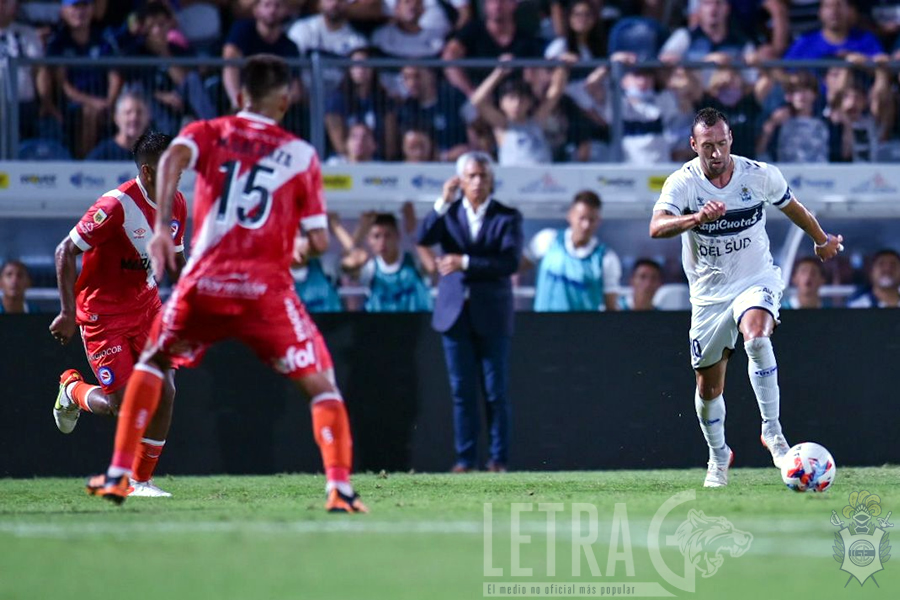 VS. ARGENTINOS JUNIORS