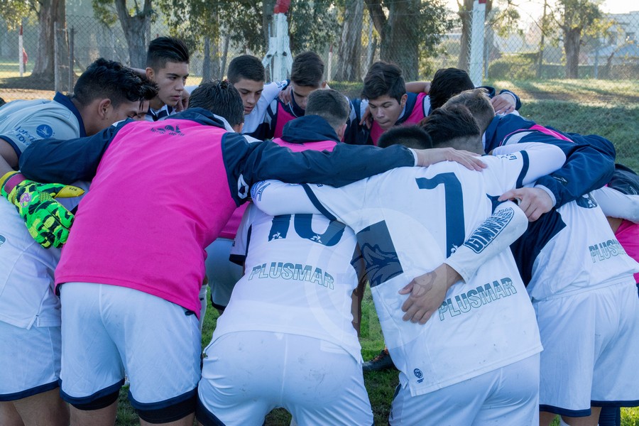 INVICTO ANTE EL TIBURÓN