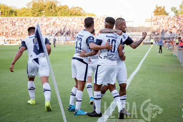 El plantel y la continuidad de Diego