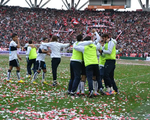 <big>LA PLATA ES DE GIMNASIA</big>