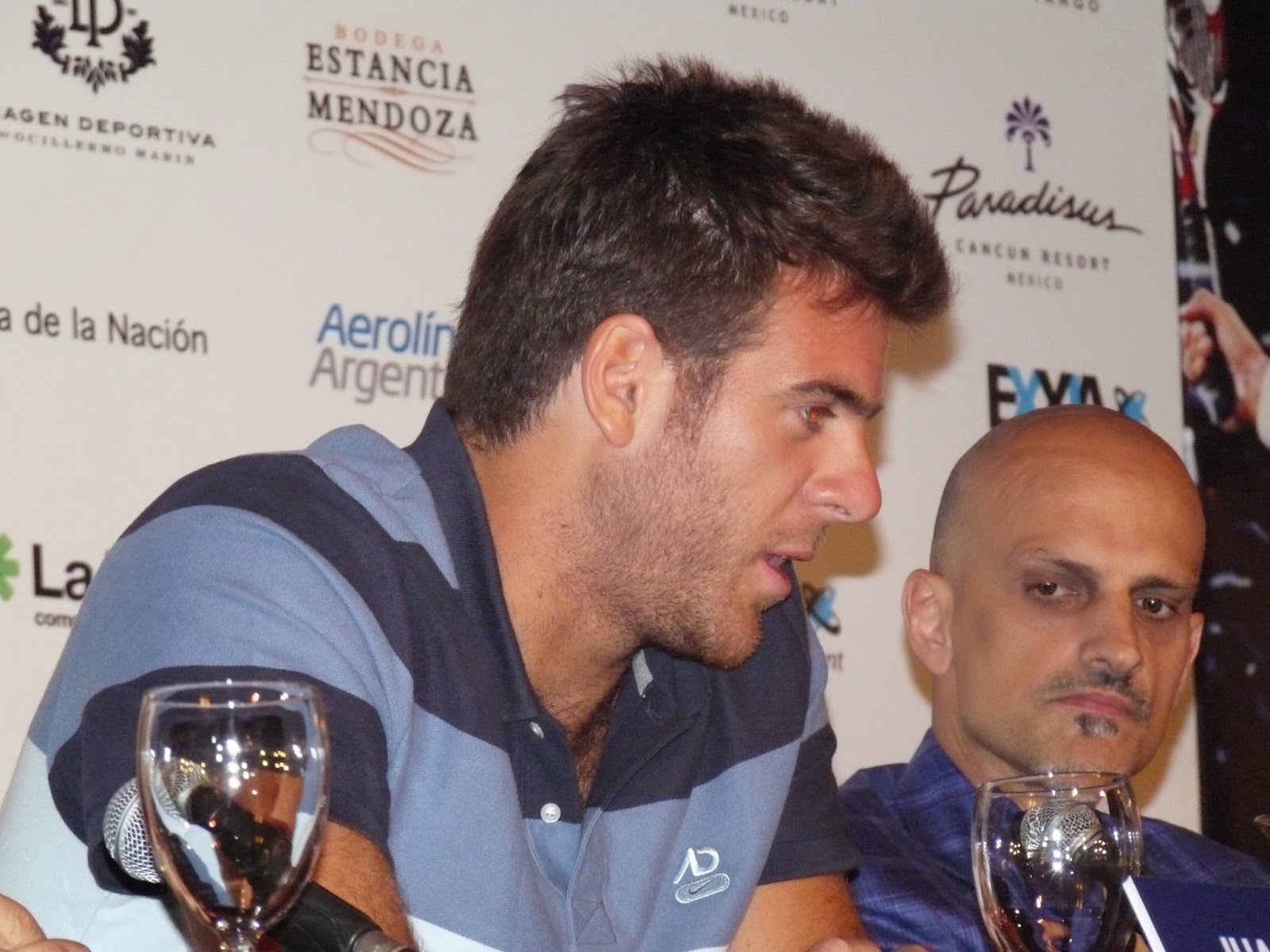 MARÍN ANUNCIÓ PÉRDIDAS Y DONÓ PLATA