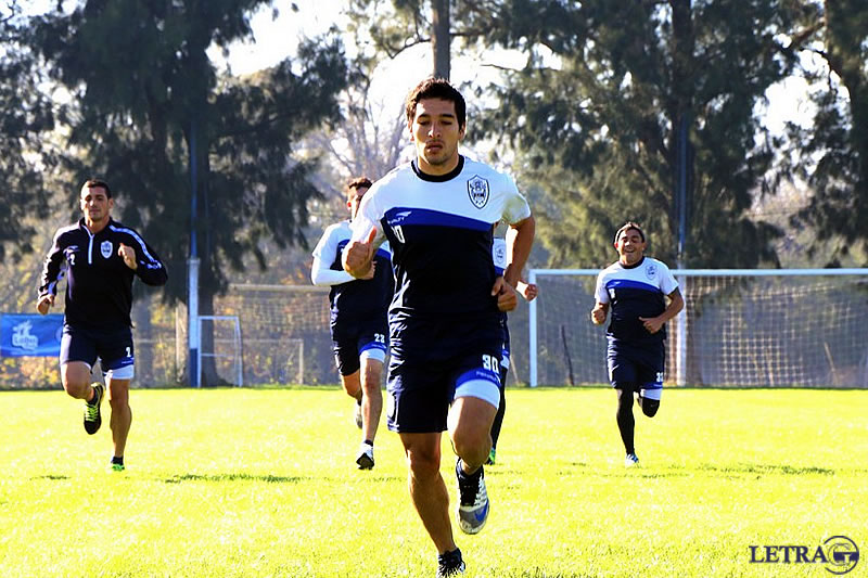 A LA ESPERA DE MENDOZA