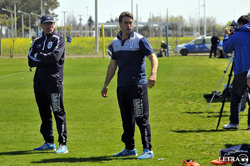 LA RESERVA GOLEÓ A OLIMPO