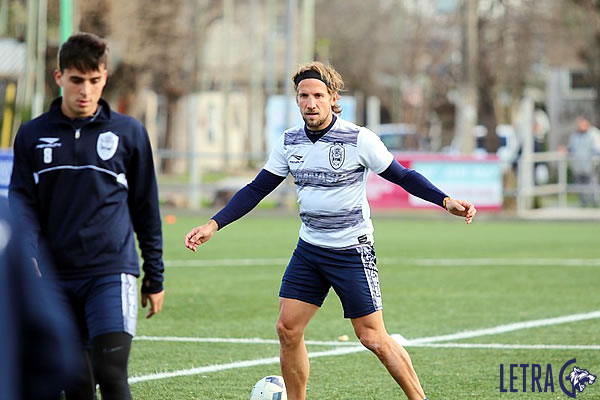 EL LOBO TIENE EQUIPO COPERO