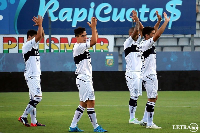 EL RIVAL EN EL ESPEJO