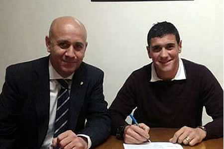 PUCHO PUSO LA FIRMA
