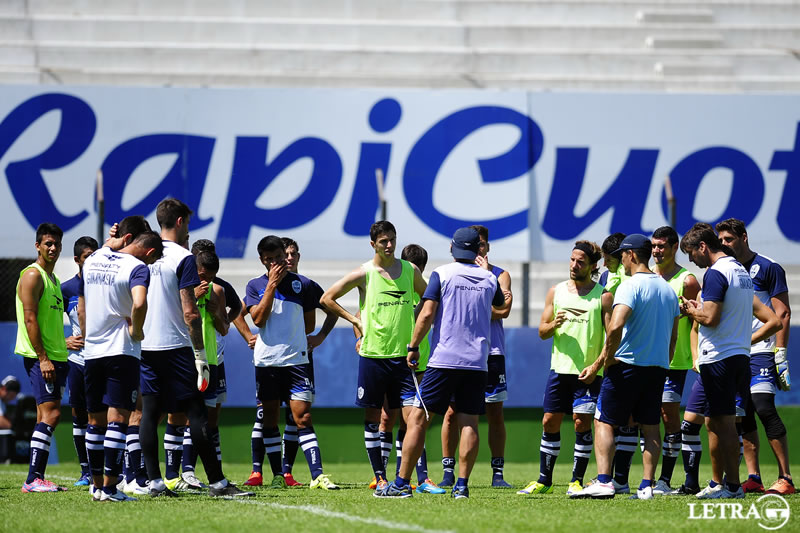 CON LICHT OUT, GIMNASIA PIENSA EN LANÚS