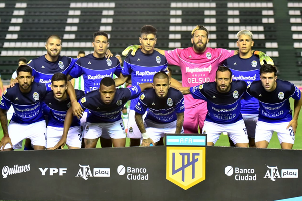 Con la frente en alto