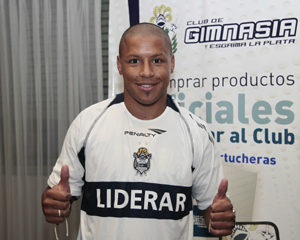 FIRMÓ HÉCTOR ACUÑA