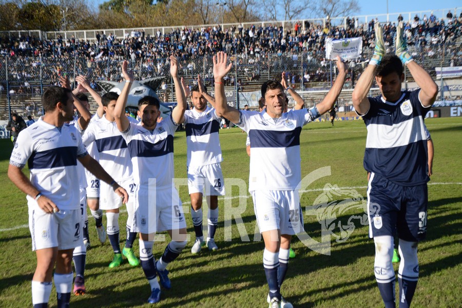 SE DESPIDE EN EL BOSQUE: ¡A ganar!