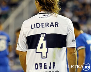 DEBUT GOLEADOR Y VALLA INVICTA