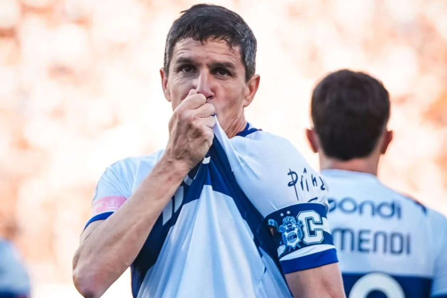LA PELOTA SIEMPRE AL DIEZ