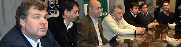 <big>ONOFRI OFICIALIZA SU CANDIDATURA</big>