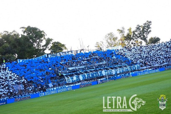 Y EL HINCHA SIEMPRE ESTÁ
