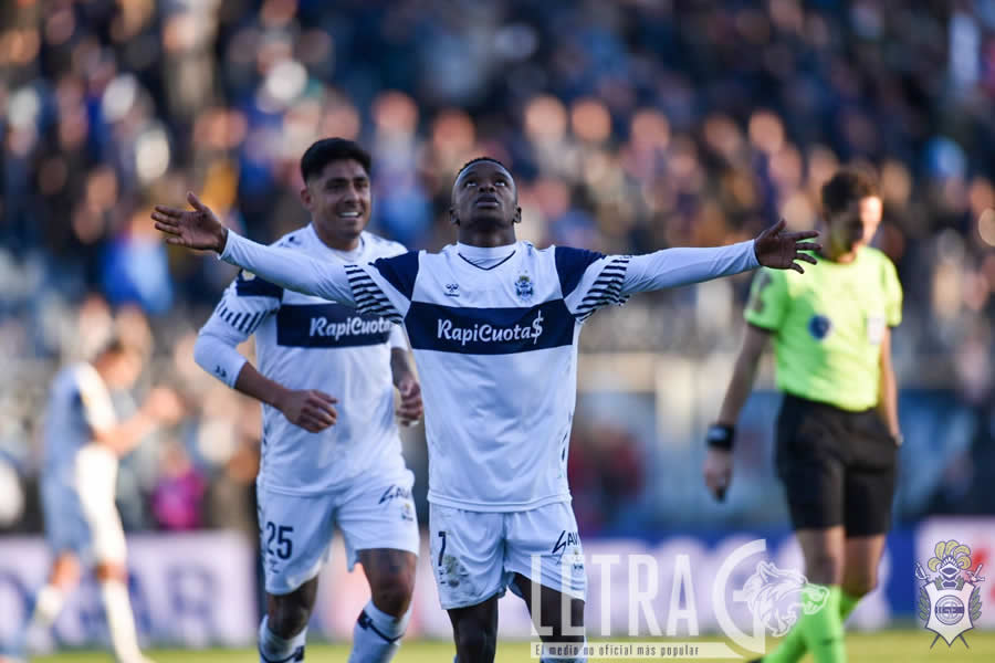 ¡EL LOBO PUSO PRIMERA!