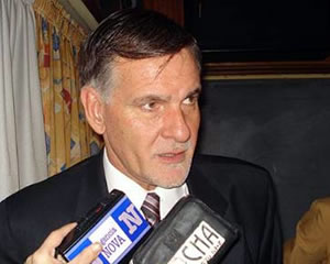 “EL CLUB ESTÁ TOTALMENTE PARTIDO”