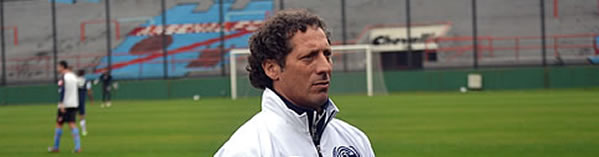 "ESTOY CONFORME CON EL PLANTEL QUE TENGO"