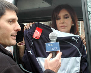CRISTINA CON LA DEL LOBO