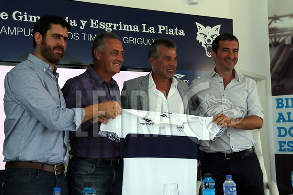presentaron a Depietri