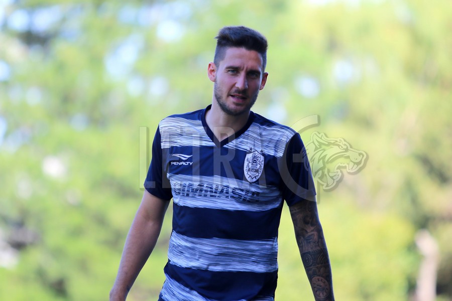 ALFARO PREPARA EL EQUIPO