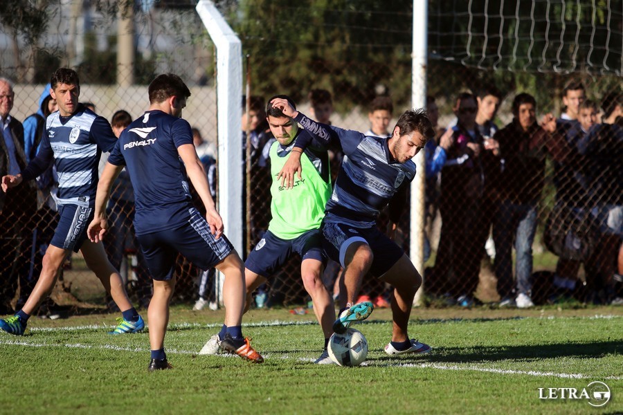 EL EQUIPO VA TOMANDO FORMA