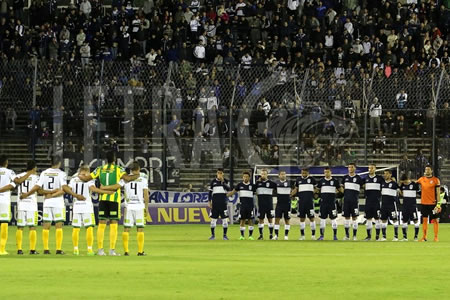 ESTIRA EL INVICTO