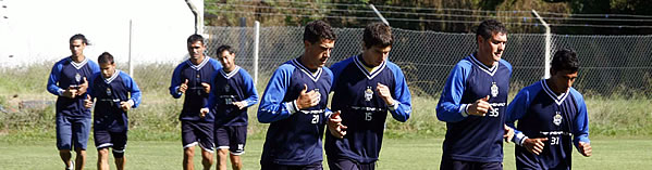 FÚTBOL EN ESTANCIA, SIN PUCHO NI POUSO