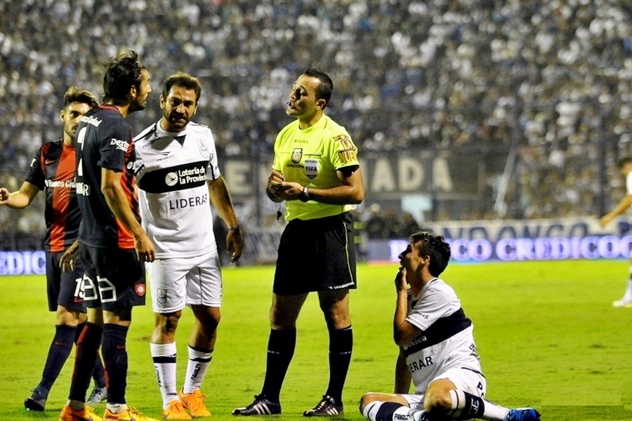 EL REFERÍ SERÁ ESPINOZA