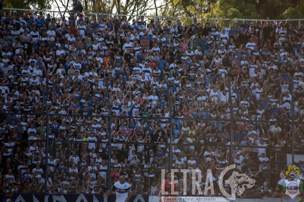 EN EL BOSQUE SE VENDEN ENTRADAS