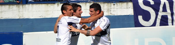 EL LOBO SIGUE FIRME EN LA PUNTA