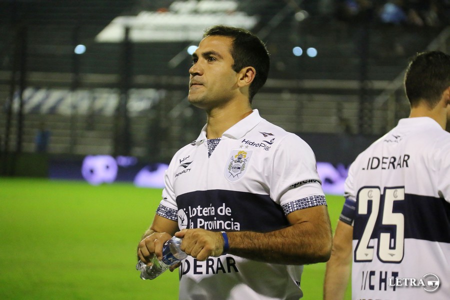 ¡FITO NO SE VA!