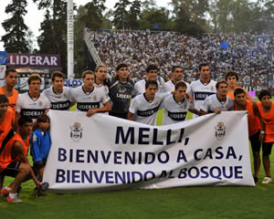 UN GIMNASIA BAJO DE DEFENSAS