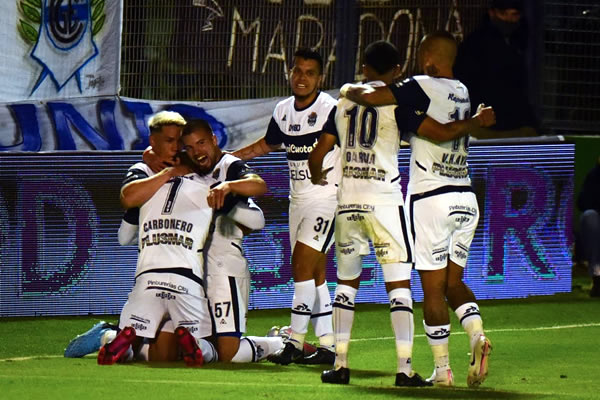 EL ABRAZO ES NUESTRO