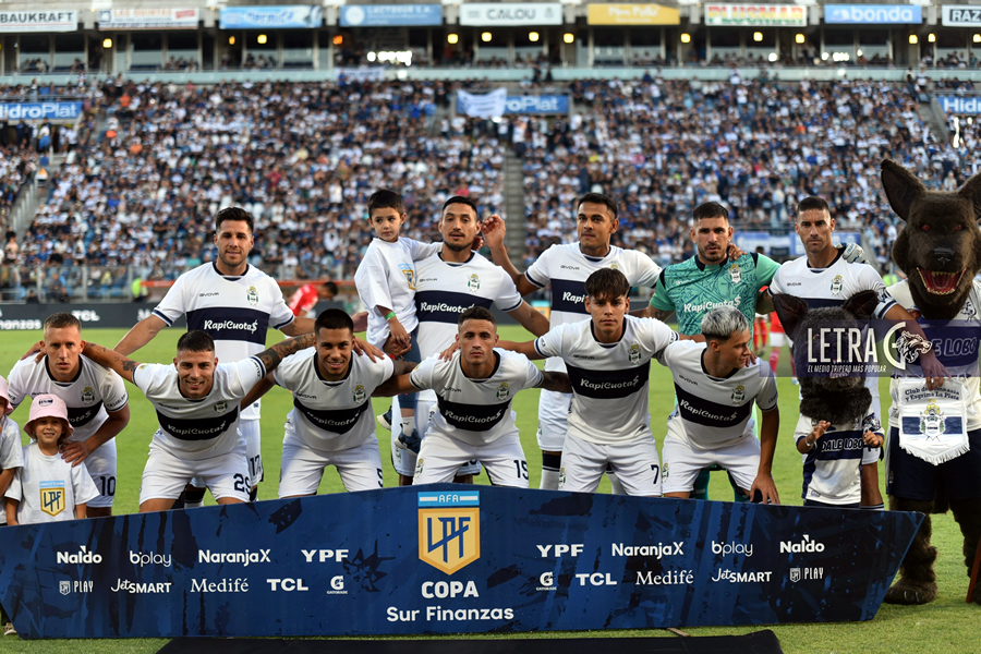 UN EQUIPO AMBIVALENTE