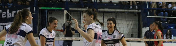 <big>VUELVEN AL POLI</big>