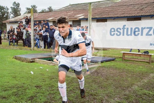 LOS PIBES DEL LOBO ENFRENTAN AL GRANATE