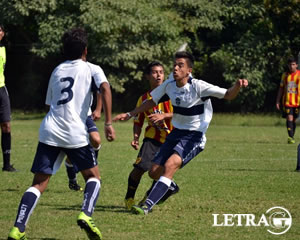 <big> SE MIDEN ANTE EL PIRATA</big>