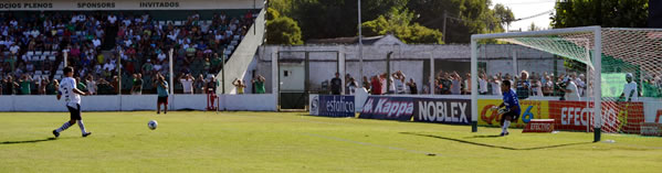GIMNASIA ARRANCÓ CON UNA INJUSTA DERROTA