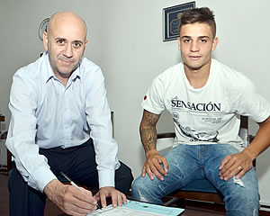 LUGONES FIRMÓ SU PRIMER CONTRATO