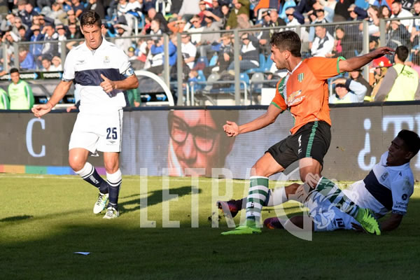 VS BANFIELD