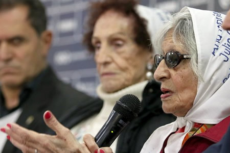 Madres saludaron al Lobo