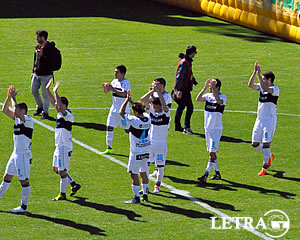 PAGA CARO UN PLANTEL CORTO