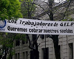 PÁGUESE A LOS EMPLEADOS