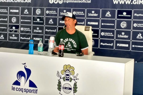 "ESTARÍA BUENO QUE PIENSEN EN LA GENTE"