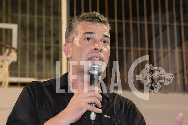 PELLEGRINO, LAPIDARIO CON EL PLANTEL