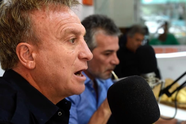 RENUNCIÓ REINA