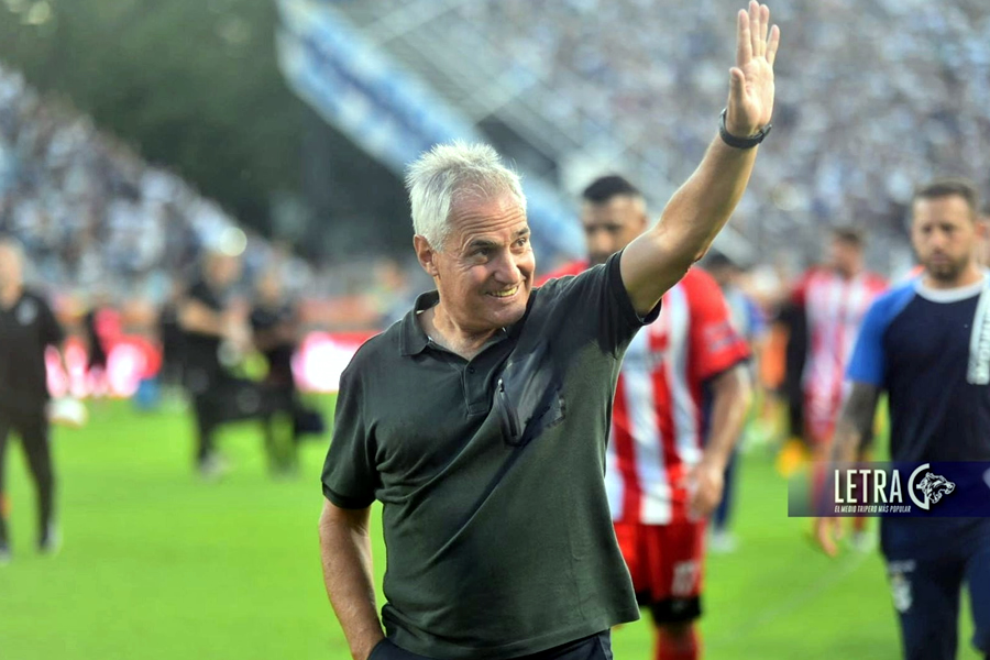 "NUNCA ME QUEDARÍA POR UN CONTRATO"
