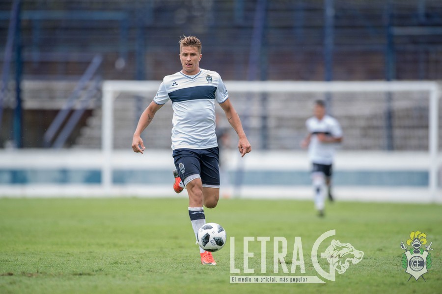 SE MIDE FRENTE AL CAMPEÓN